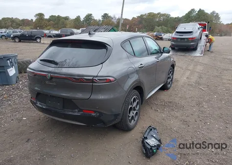 2024 Alfa Romeo Tonale Ti Eawd z USA, uszkodzony, nr VIN ZASPATCW9R3082078